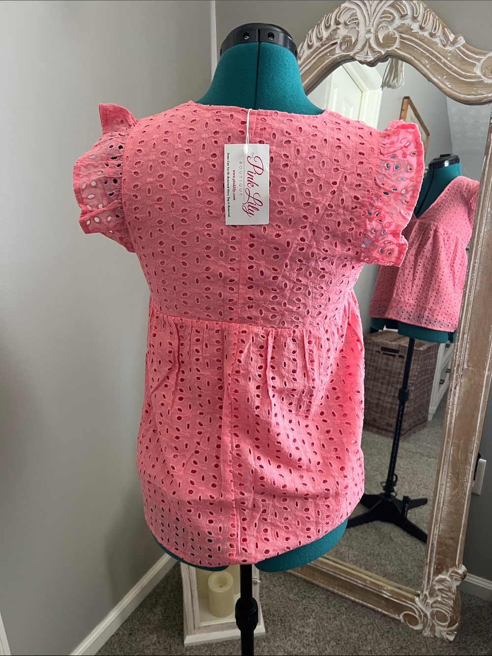 Pink Lily Pink Eyelet Flutter Sleeve V-Neck Blouse - Picture 2 of 3